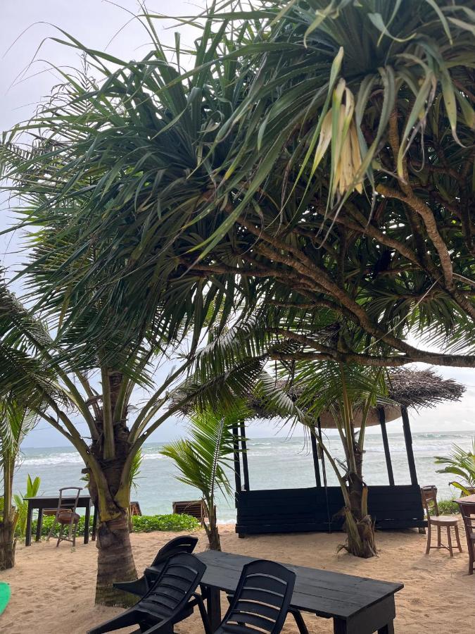 Sabine Holiday Resort And Restaurant Matara Exterior photo